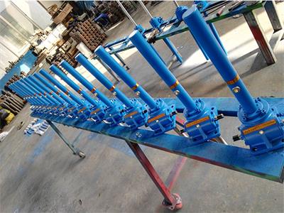 銳邁絲桿升降機.jpg 銳邁絲桿升降機.jpg